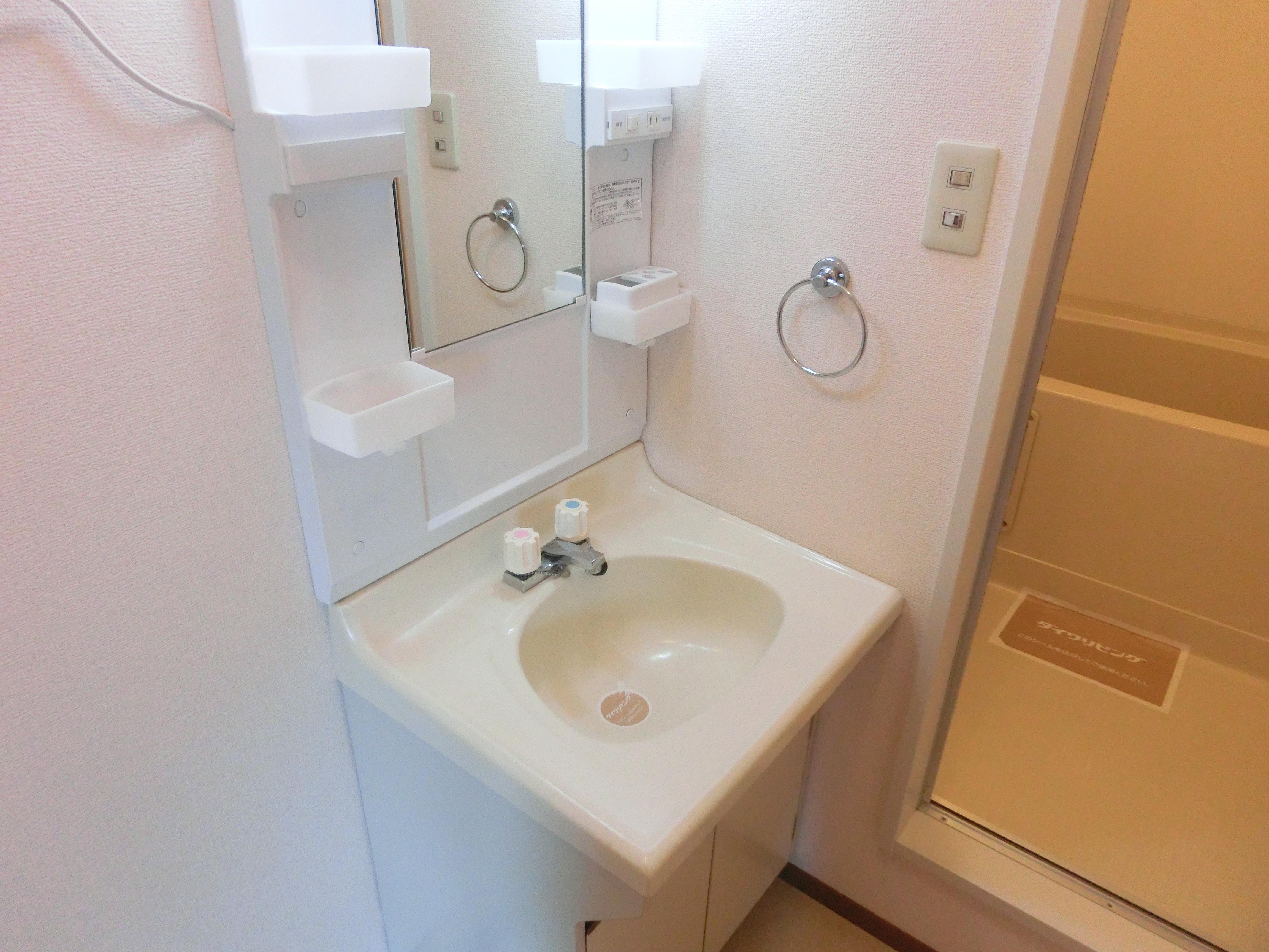 ★D-room★インターネットWi-Fi無料★ハイカムール鷹清水A