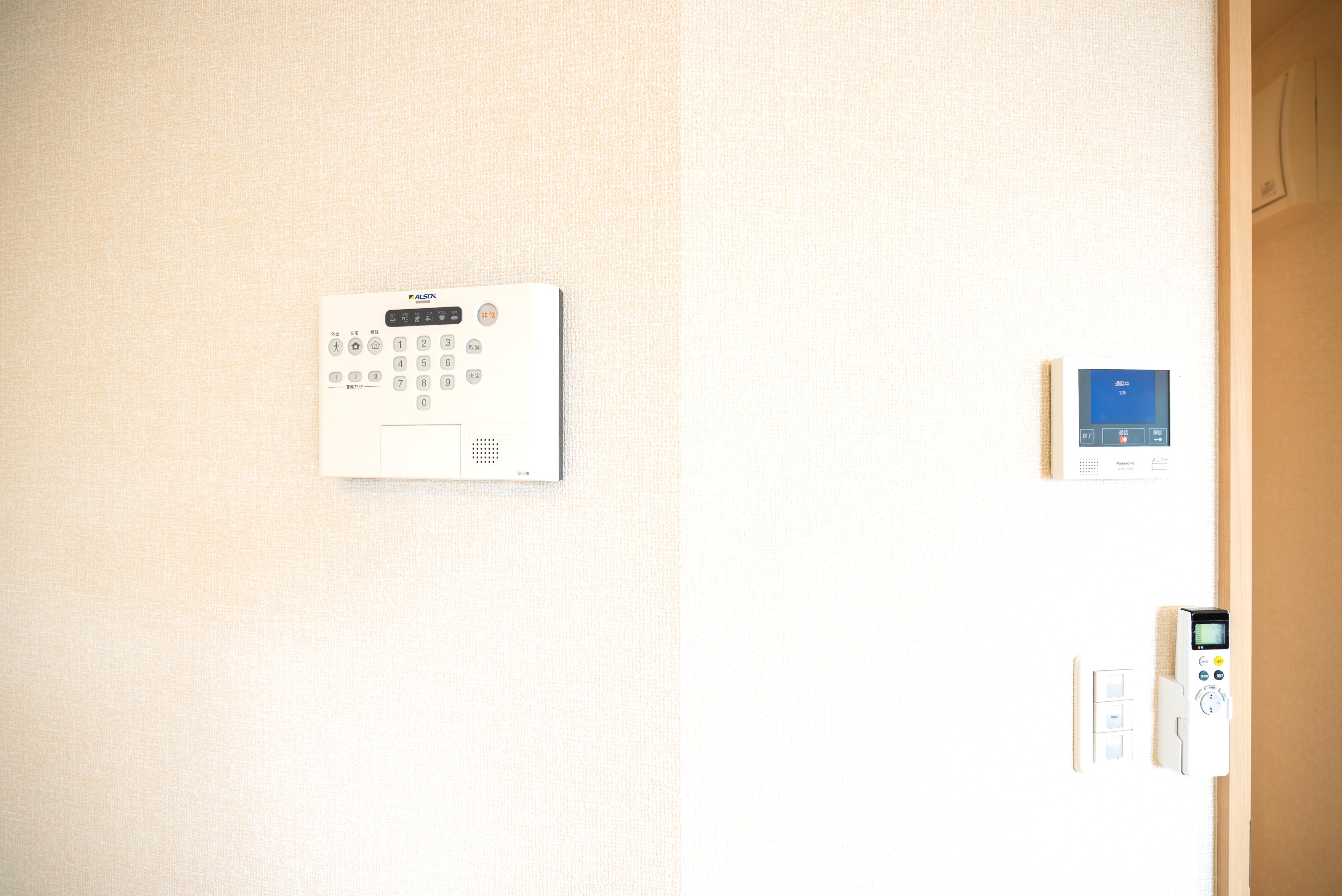 ★市役所・中心街まで徒歩圏内★3階建★都市ガス★インターネット無料★エクセルステージA