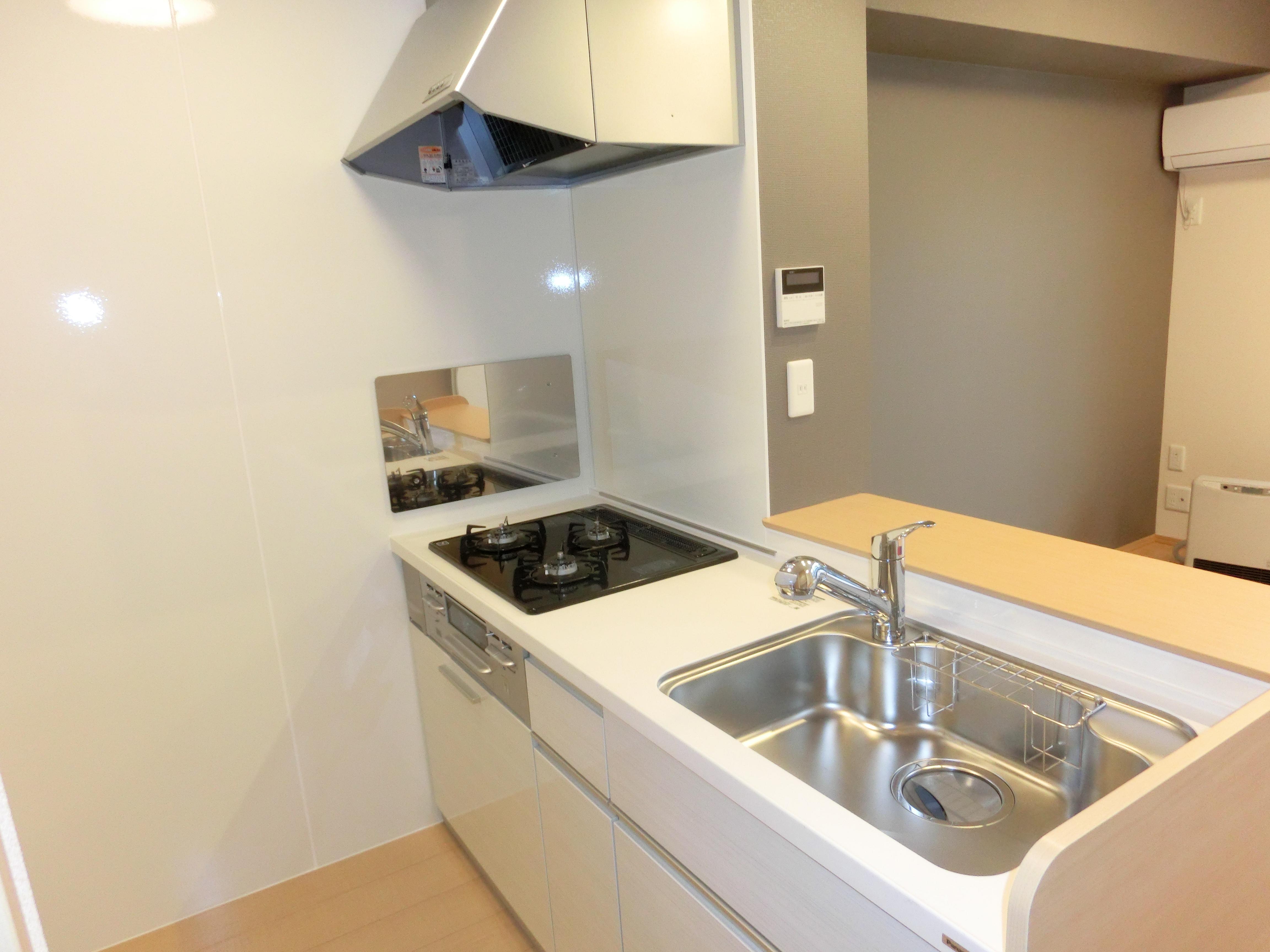 ★市役所・中心街まで徒歩圏内★3階建★都市ガス★インターネット無料★エクセルステージB