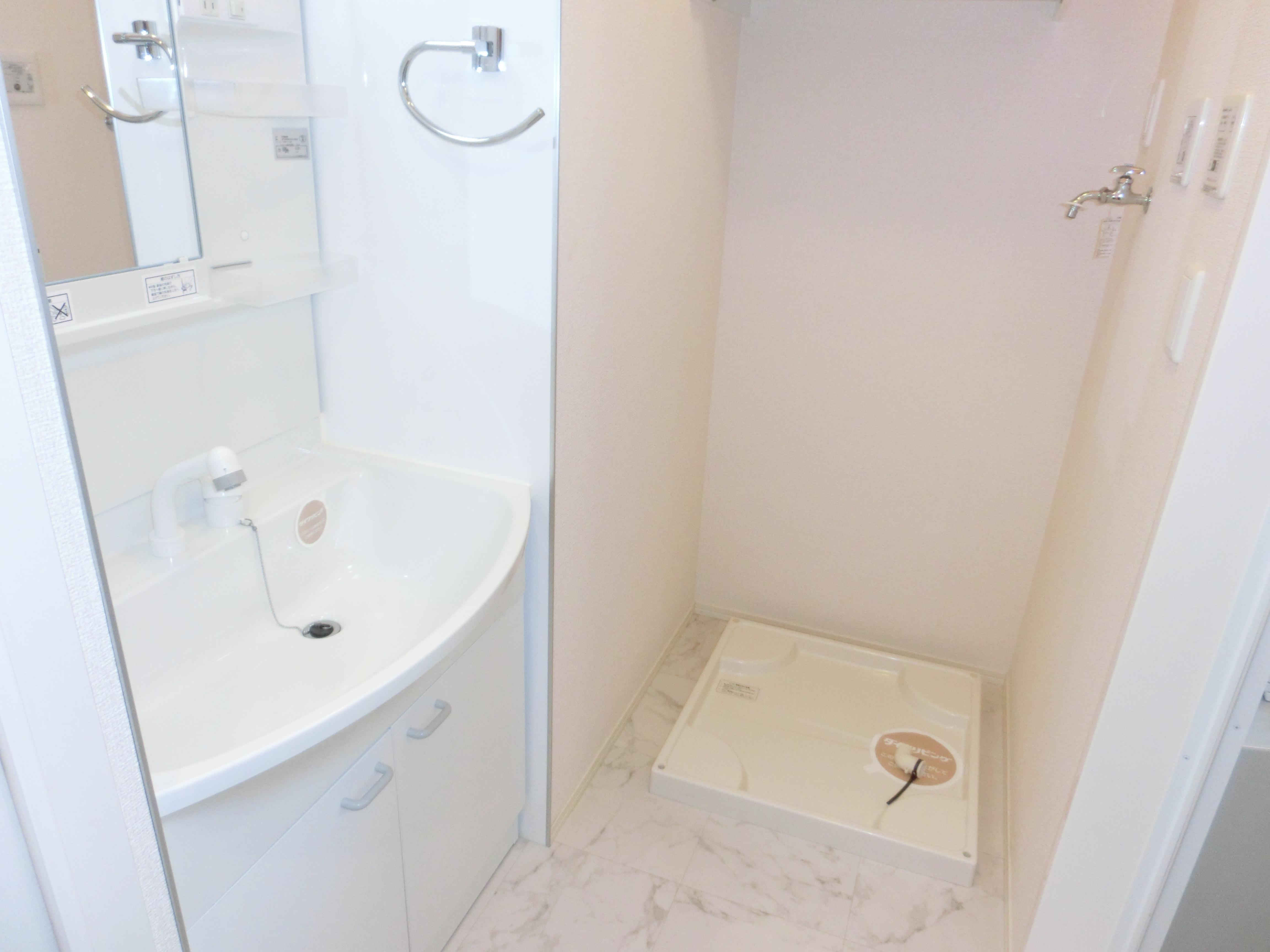 ★D-room★ペット可(小型犬)★インターネット無料★フルール類家