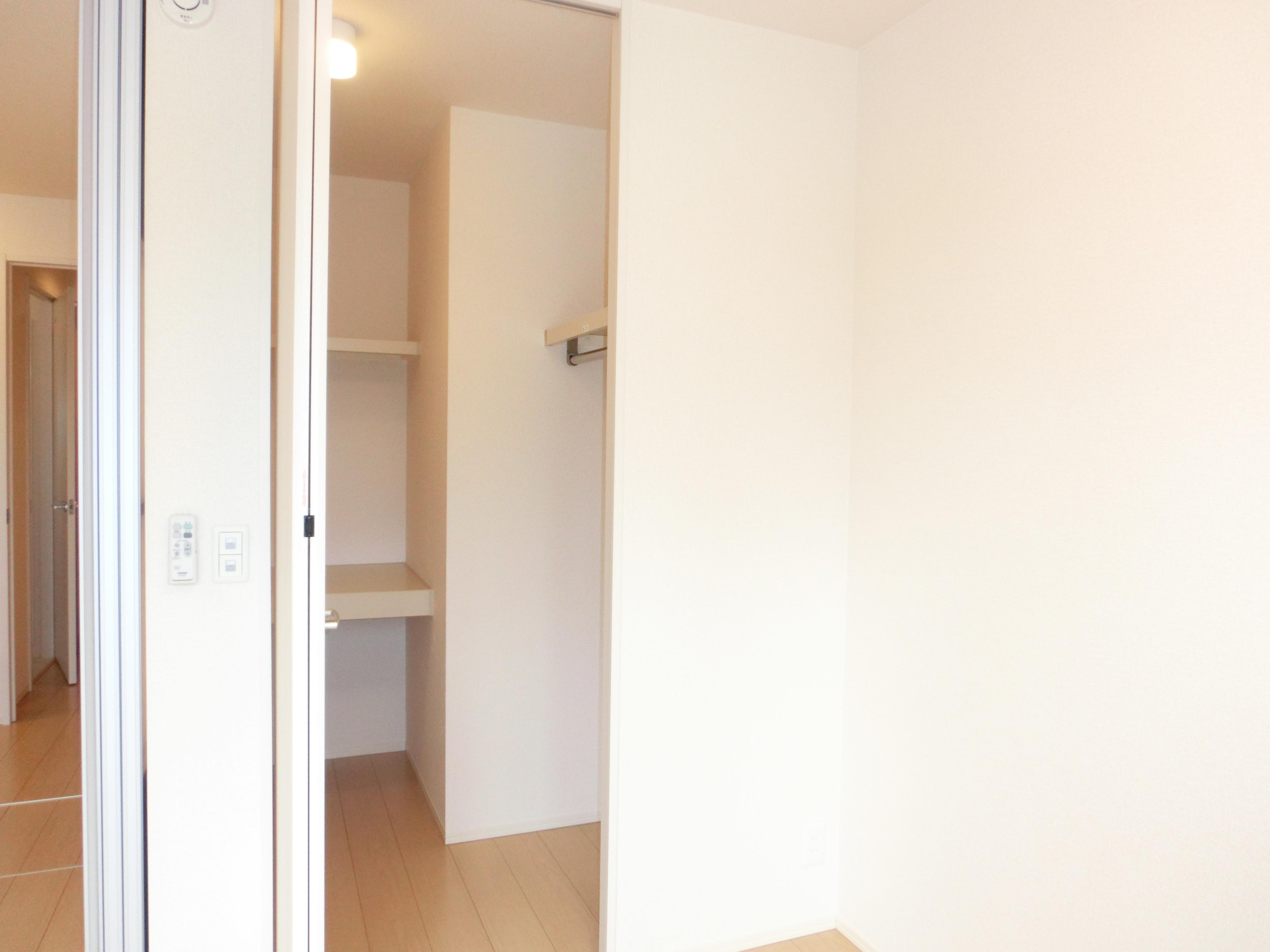 ★D-room★ペット可(小型犬)★インターネット無料★フルール類家