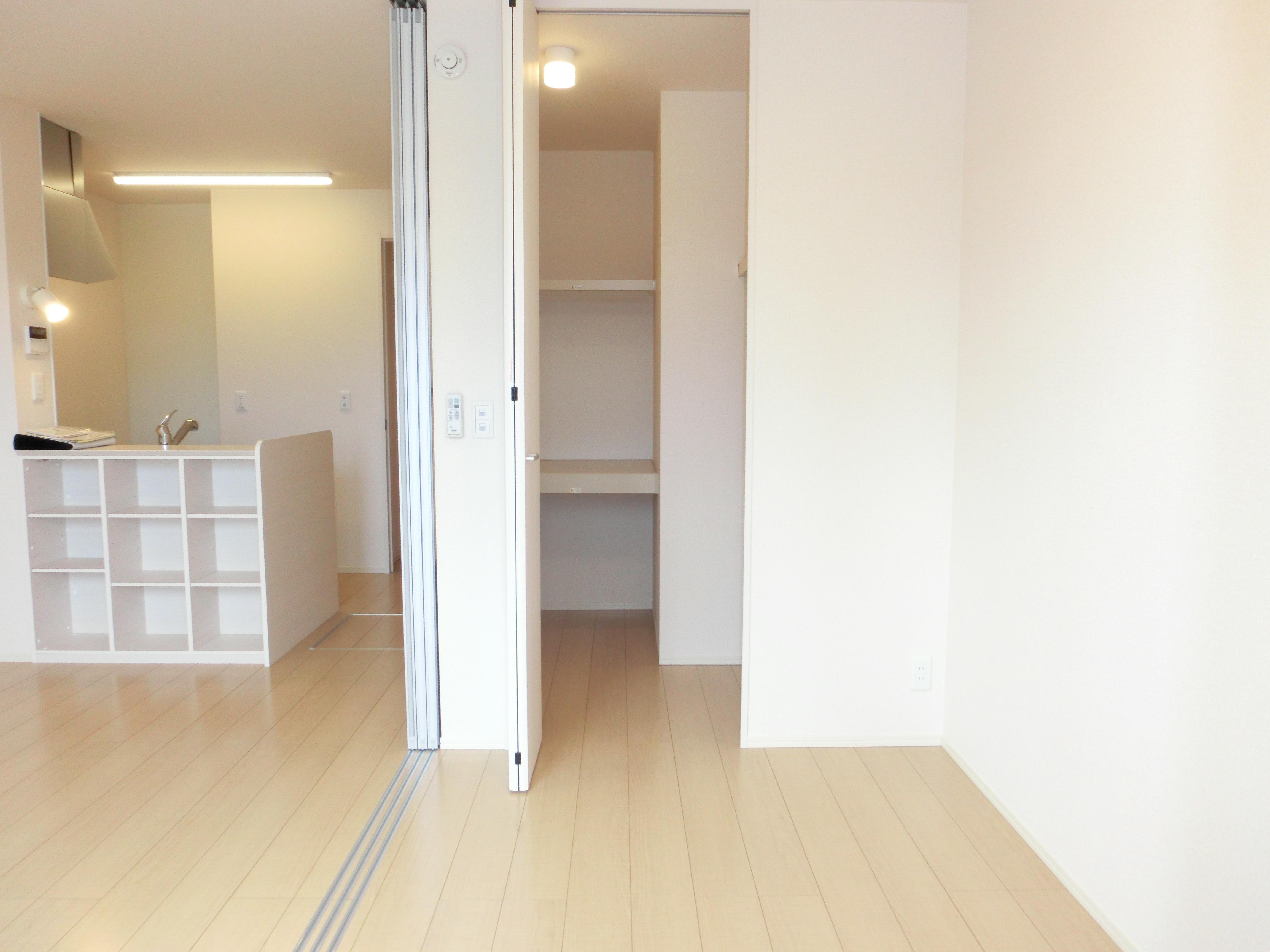 ★D-room★ペット可(小型犬)★インターネット無料★フルール類家