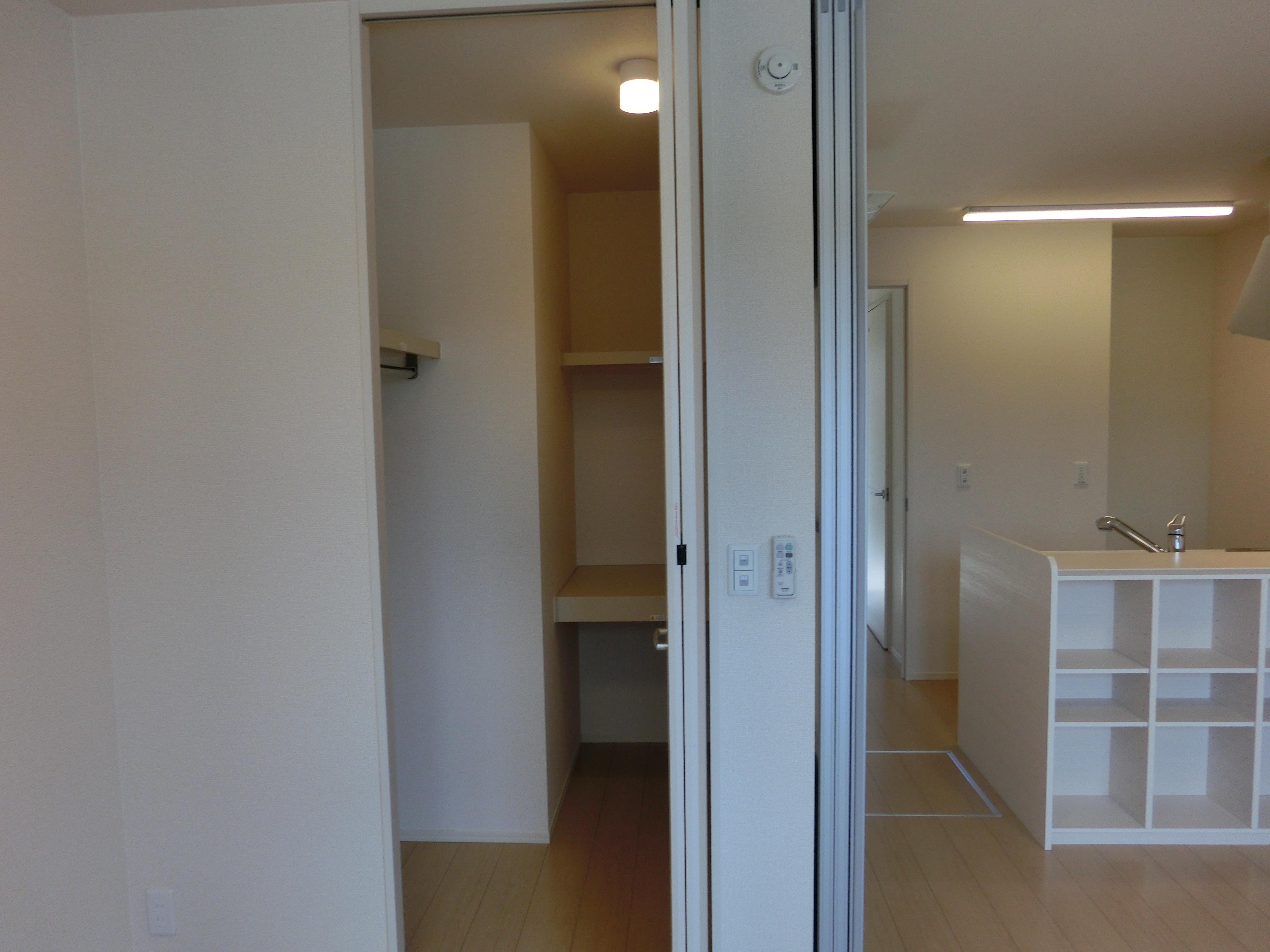 ★D-room★ペット可(小型犬)★インターネット無料★フルール類家