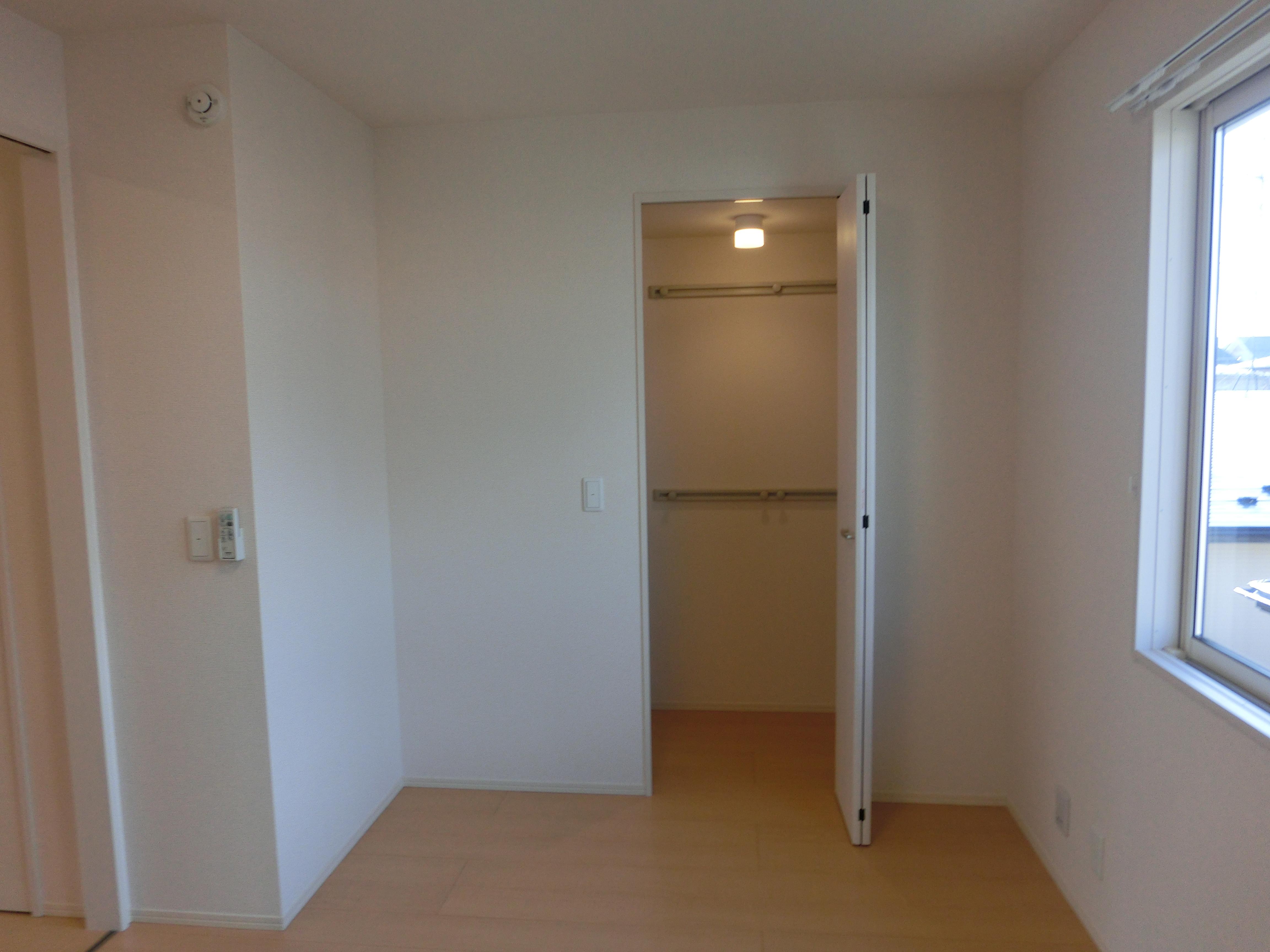 ★D-room★ペット可(小型犬)★インターネット無料★フルール類家