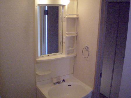 ★D-room★インターネットWi-Fi無料★エヴァーグリーンコート