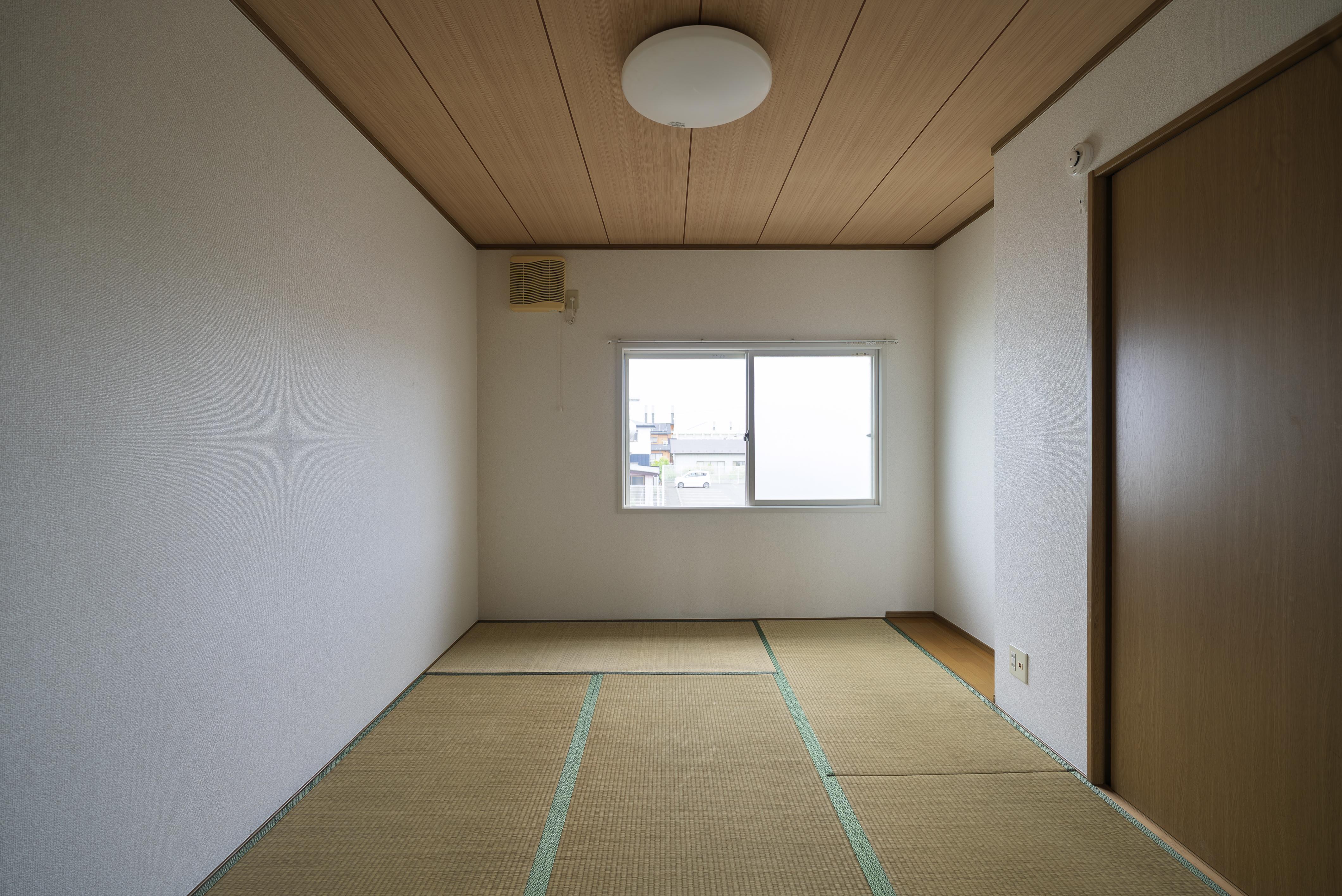 ★駐車場2台付★ペット可★第2ロイヤルタカハシ