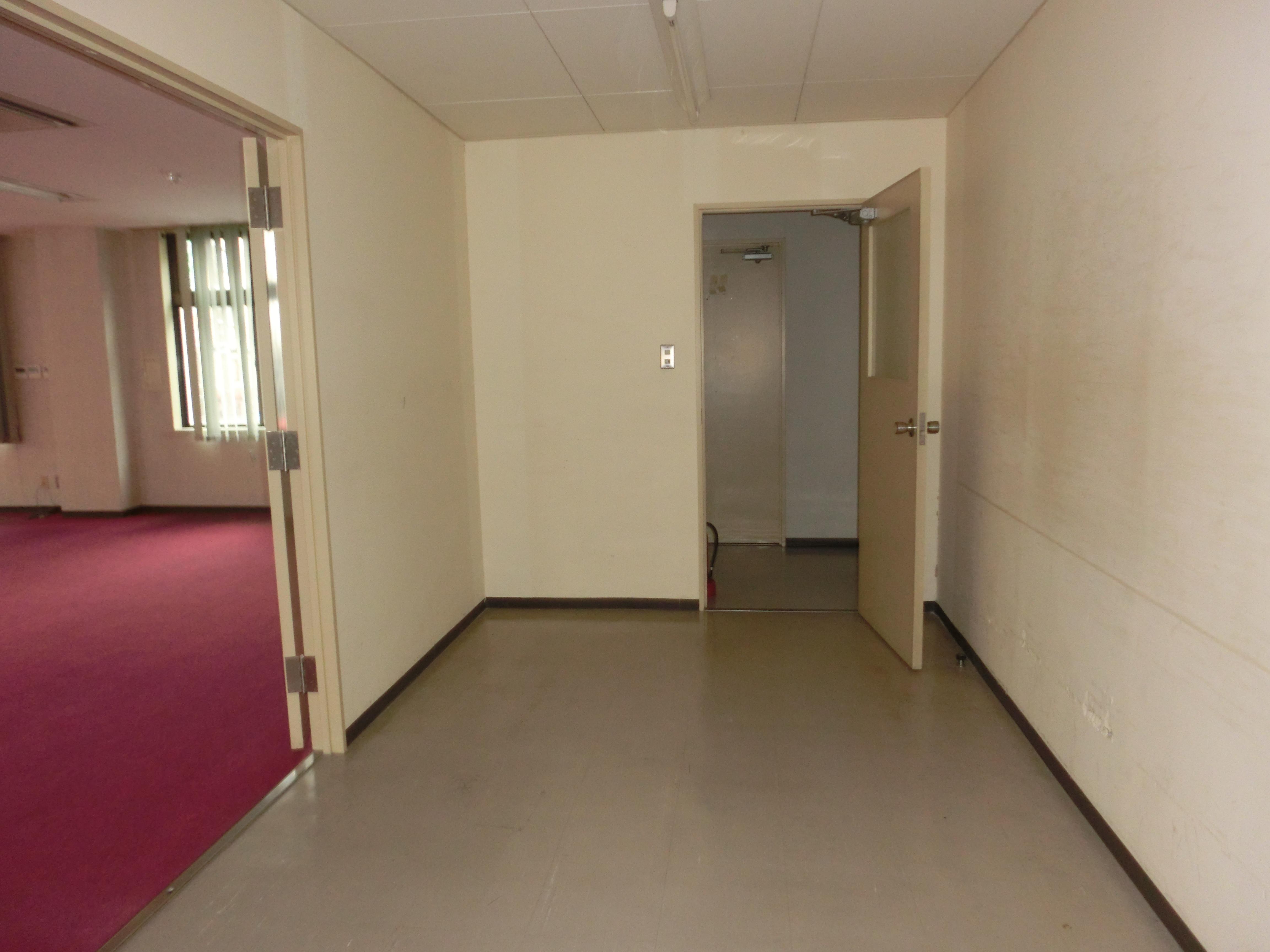 ★中心街近く★駐車場2台付★ヒーロービル