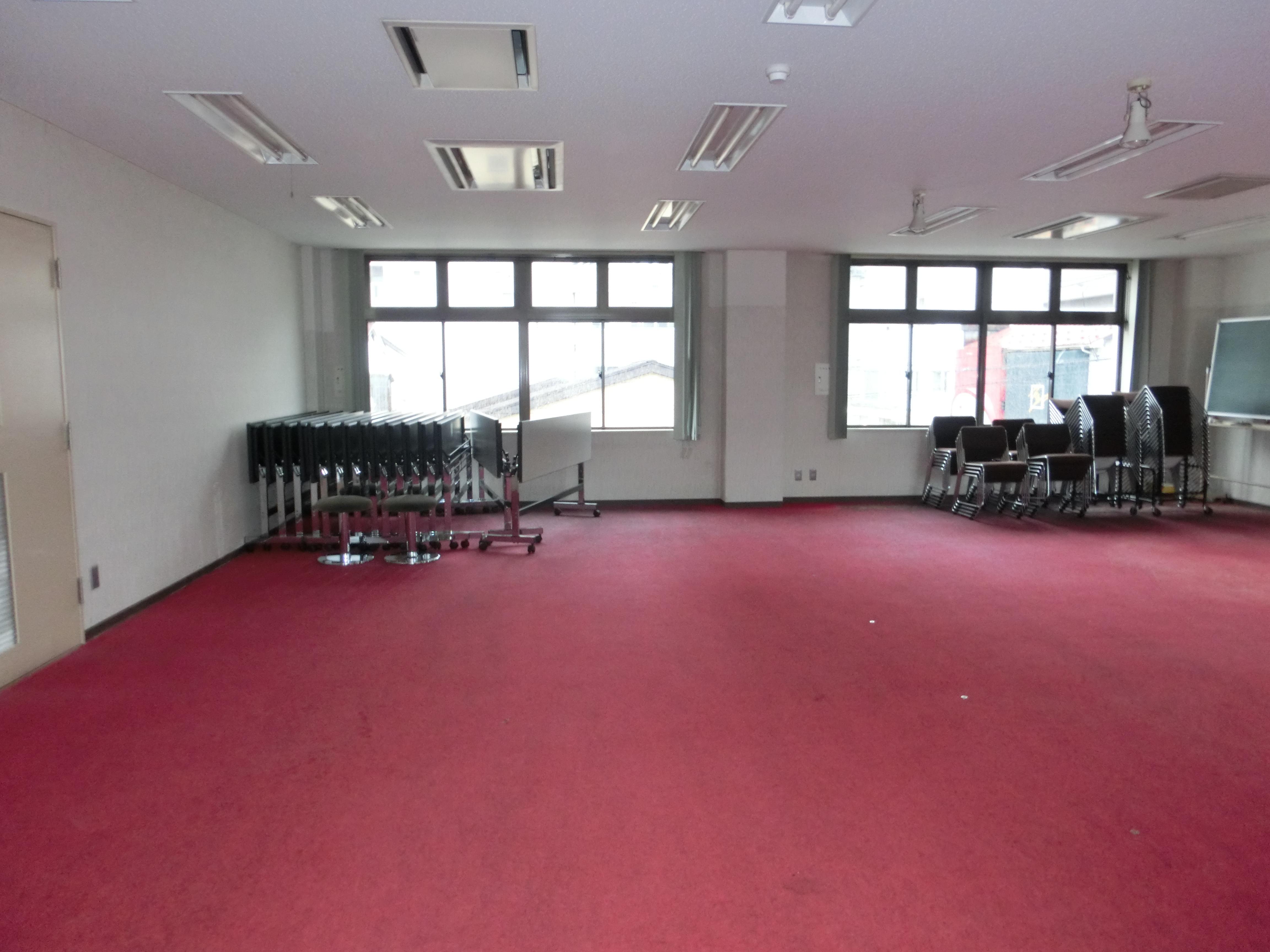 ★中心街近く★駐車場2台付★ヒーロービル