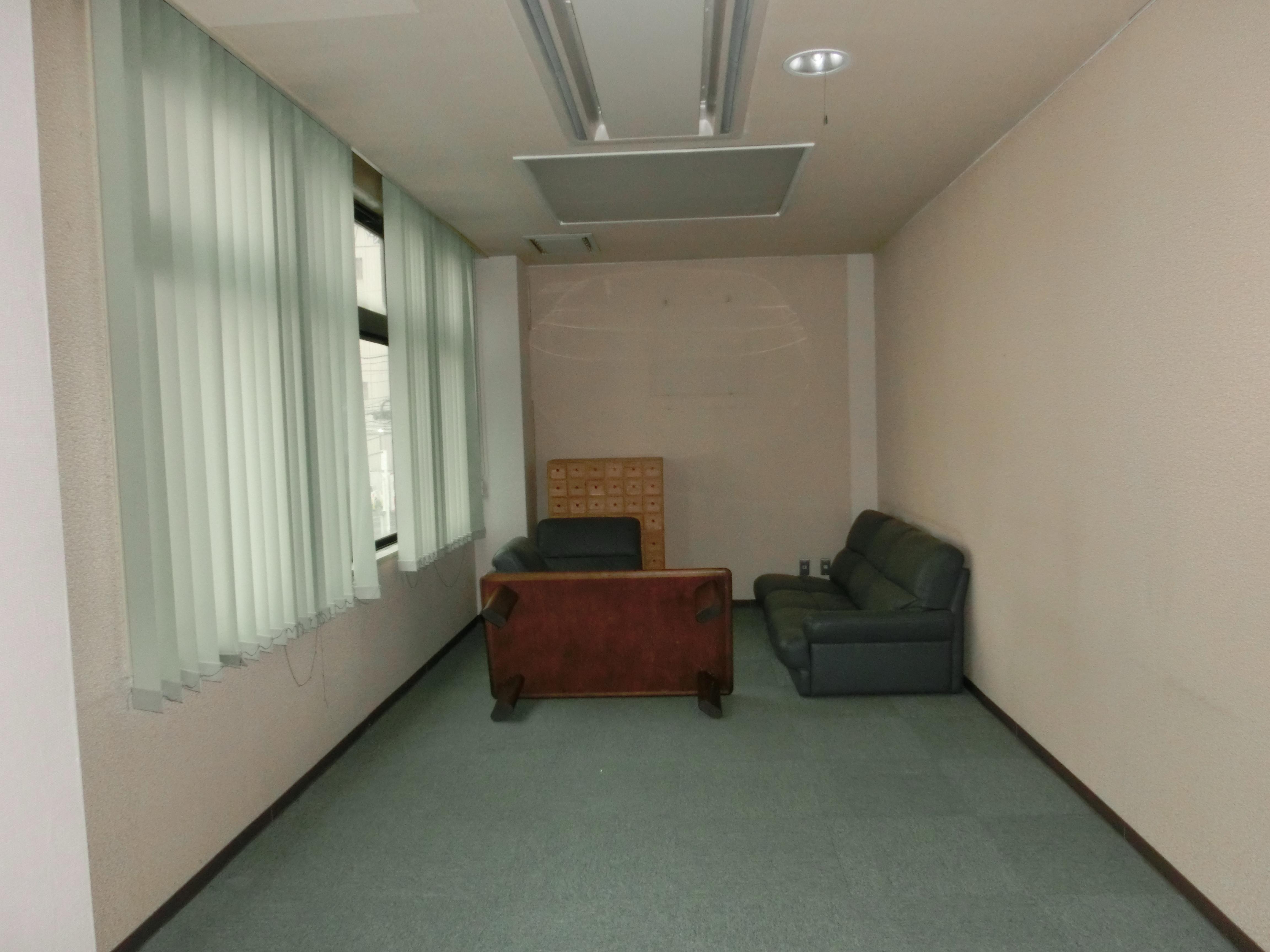 ★中心街近く★駐車場2台付★ヒーロービル