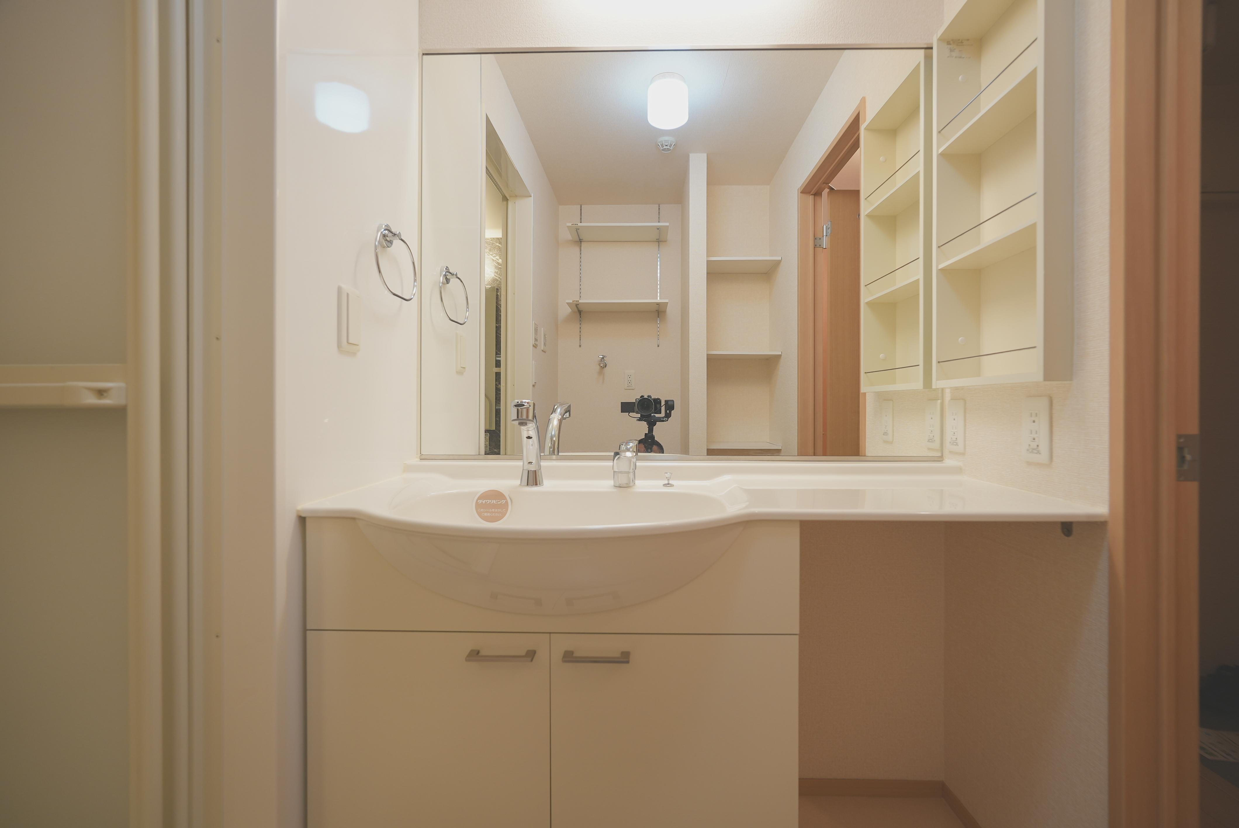 ★D-room★インターネットWi-Fi無料★シャンテ城下B