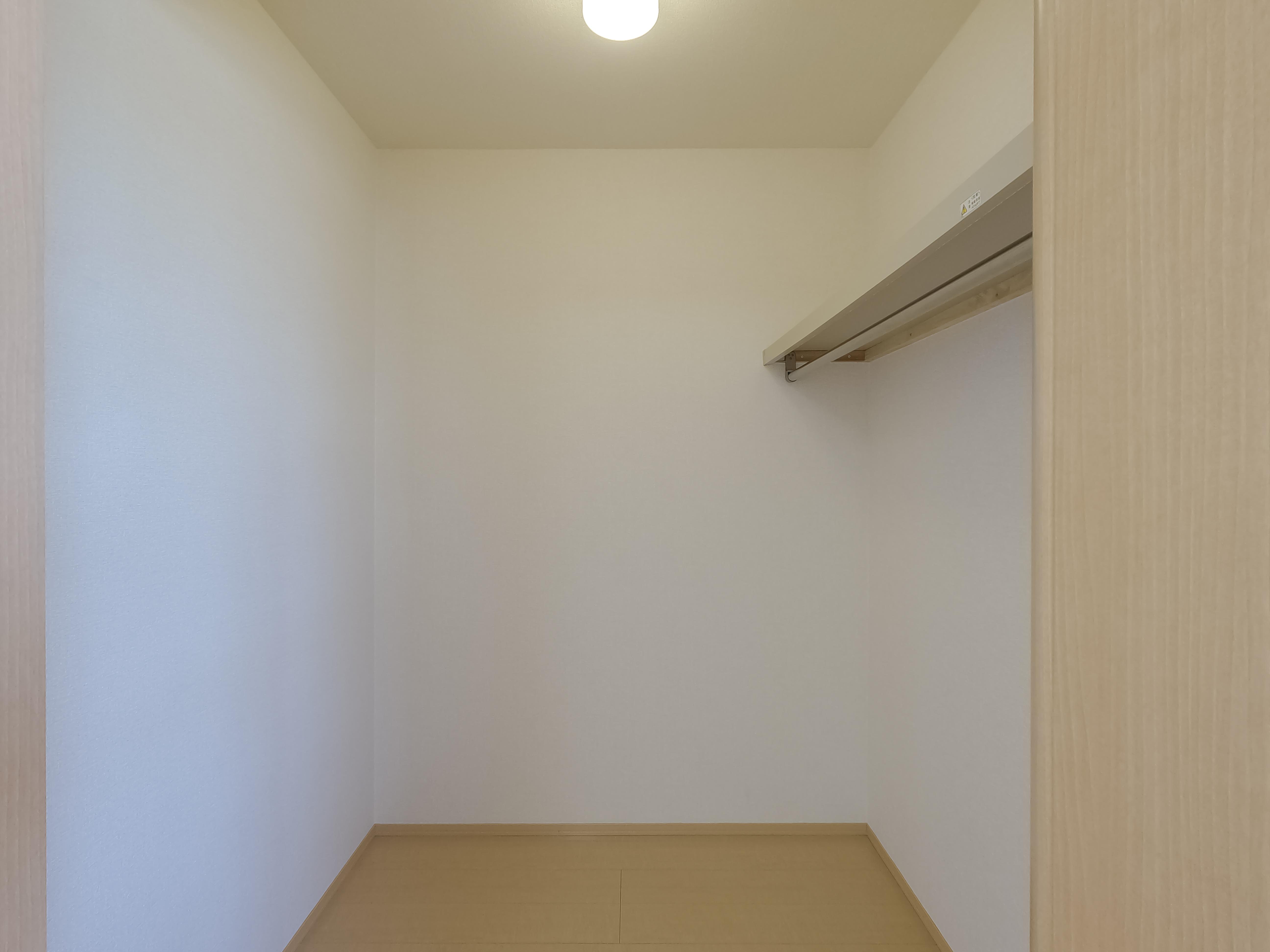 ★D-room★ペット可(小型犬のみ)★インターネットWi-Fi無料★ソレアードコートKARUNI