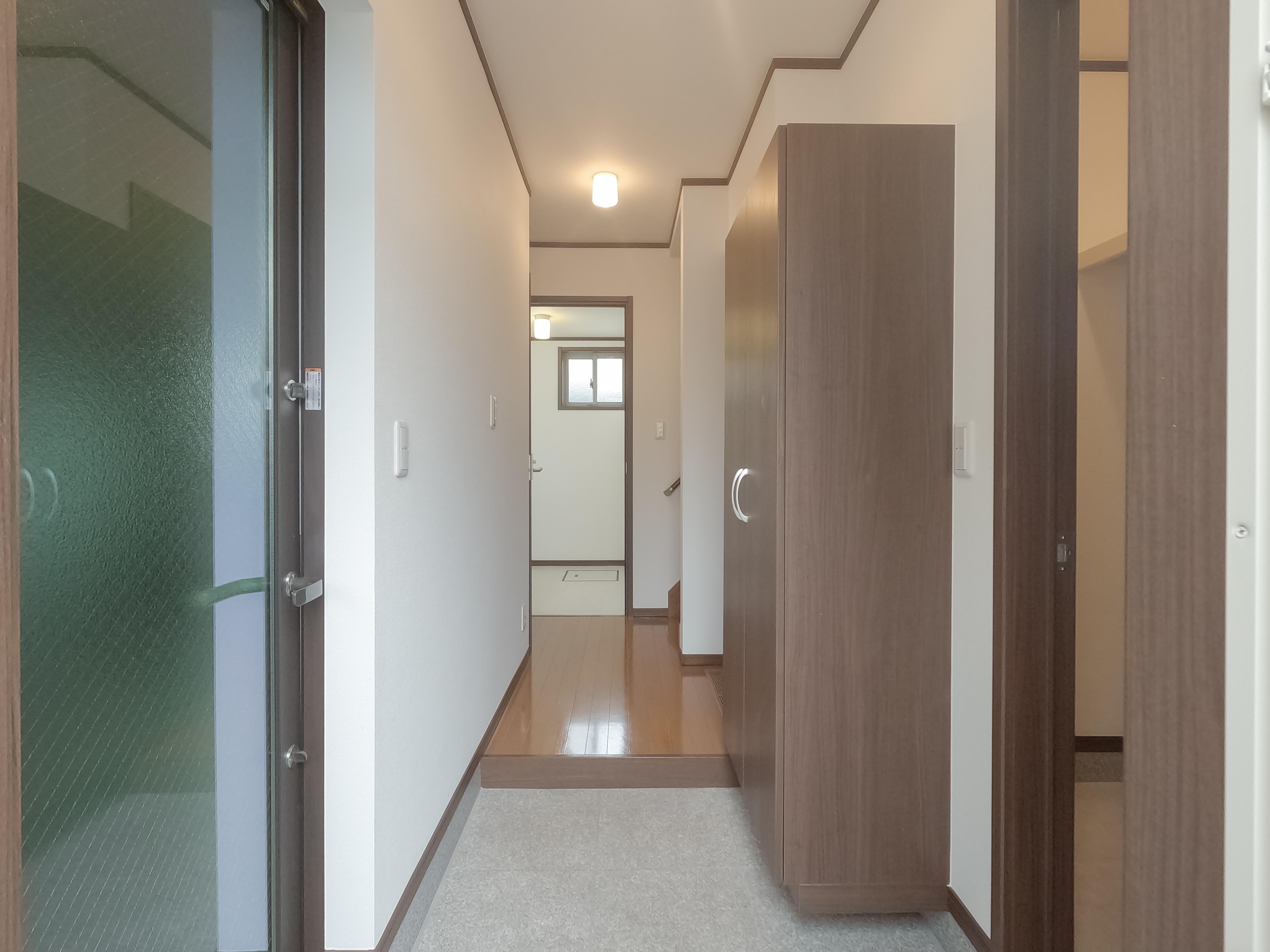 ★日本住宅★ガレージ付★インターネット無料★コーポ20T