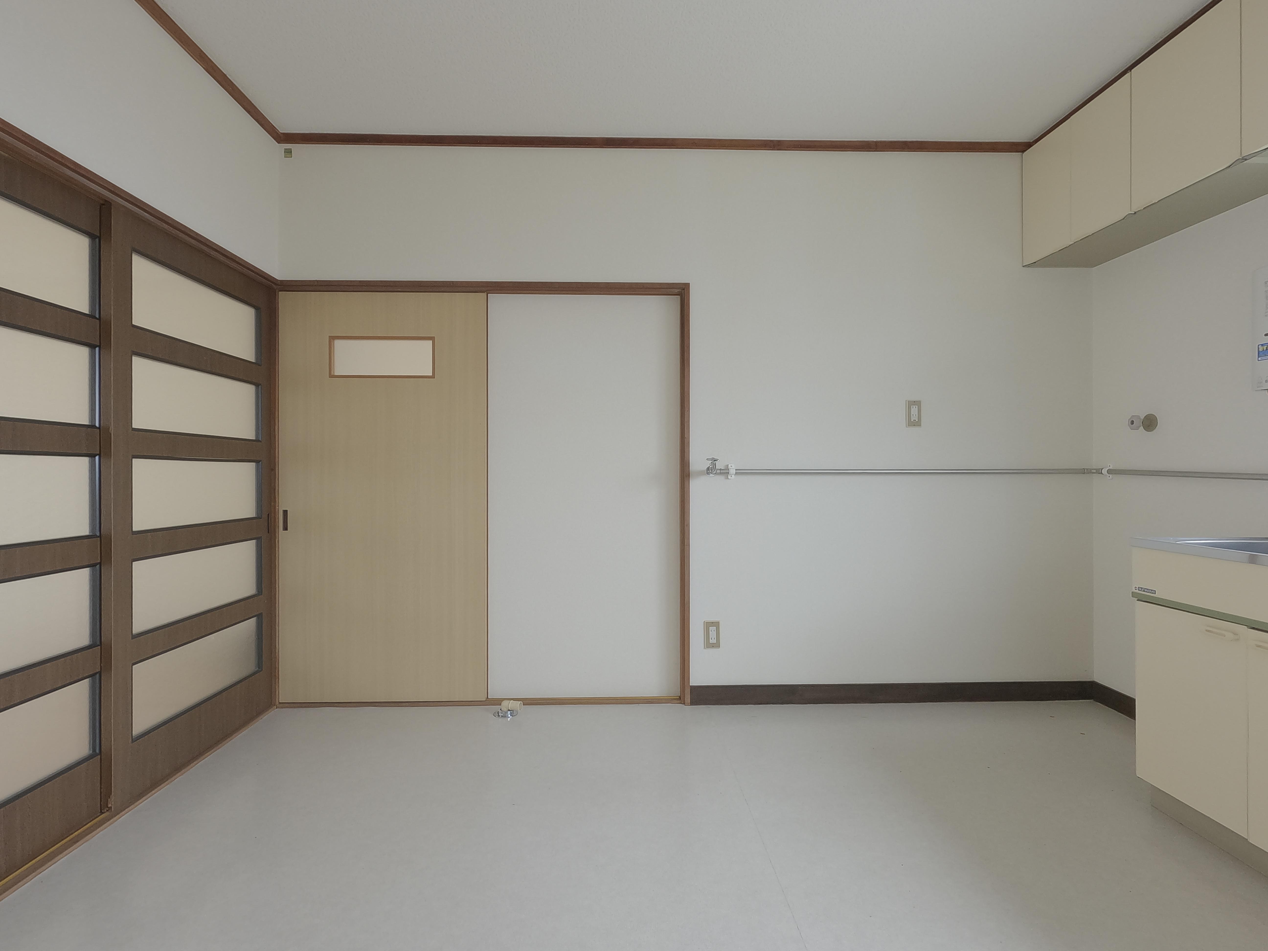 ウィスタリアB棟