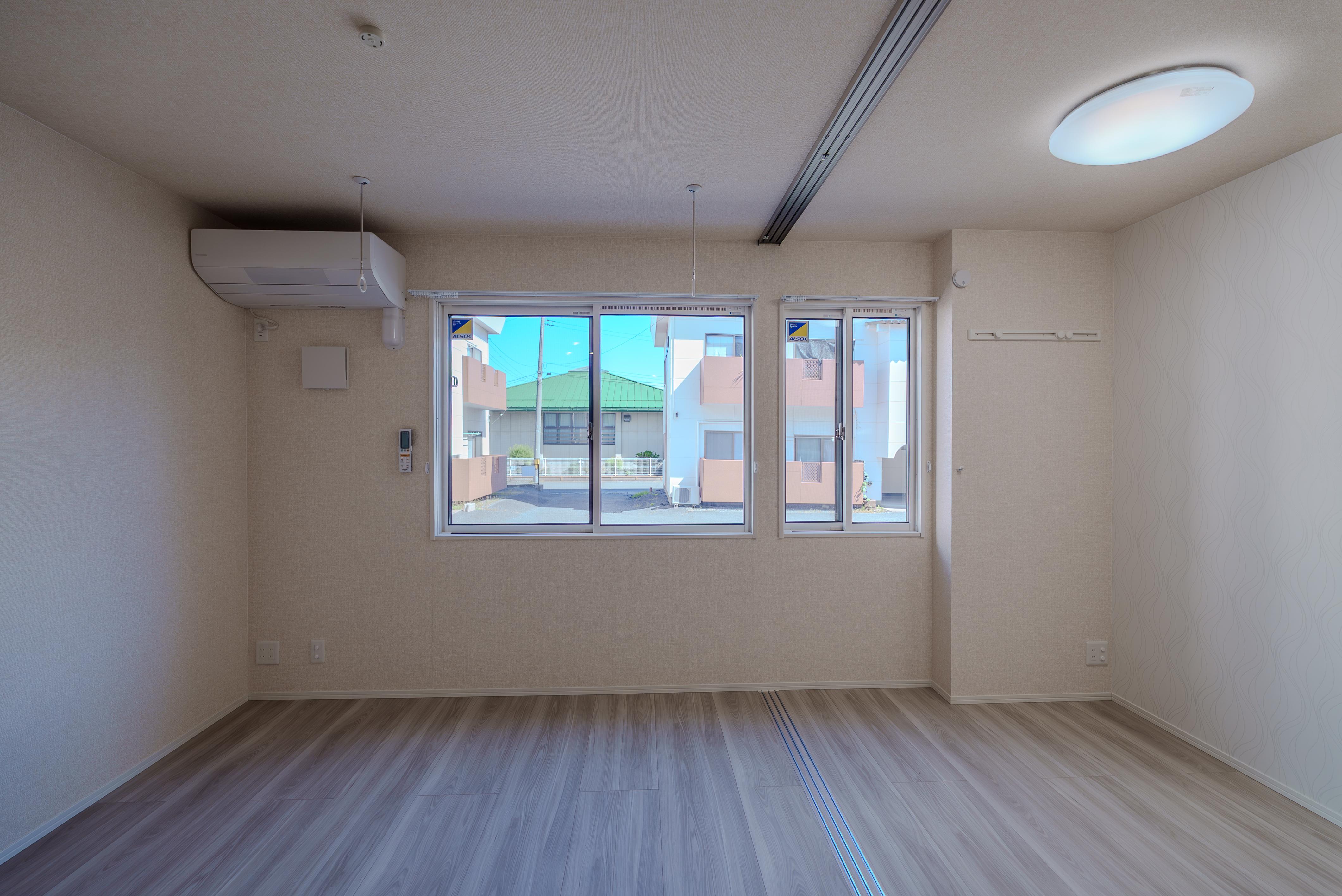 ★D-room★太陽光発電ZEH-M★インターネット無料★新築★レスア柏崎Ⅲ